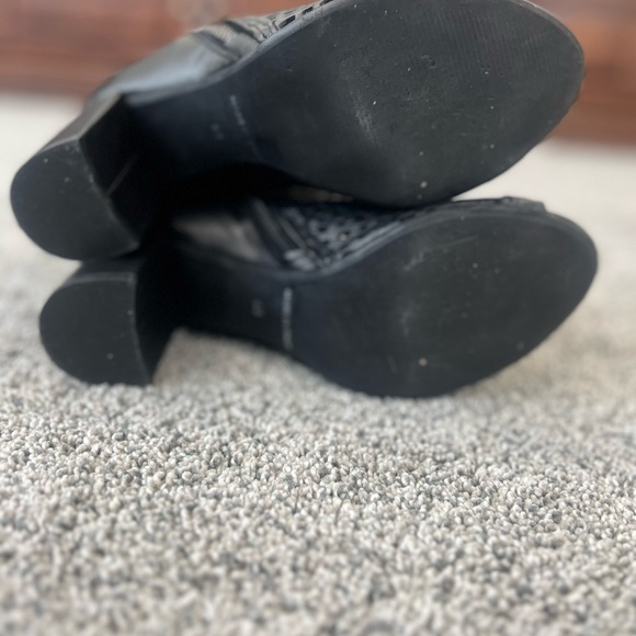 Made In Italy Black Genuine leather Cutout Peep Toe Block Heel Ankle Boots US 9 - Picture 7 of 11